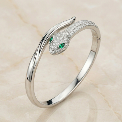 The Serpentine Gaze Diamond Bangle(Lab-Grown Diamond Edition)
