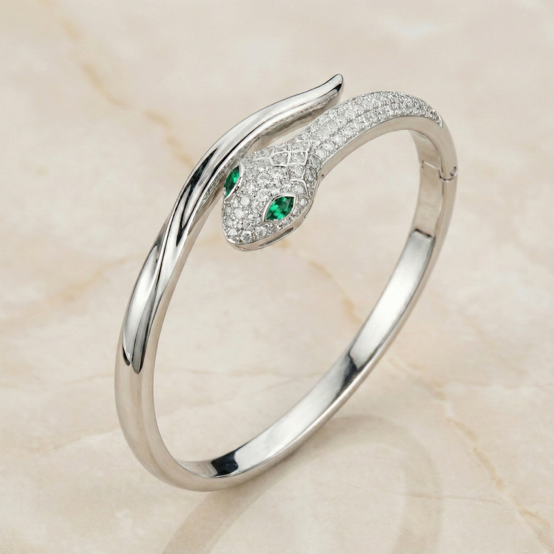 The Serpentine Gaze Diamond Bangle(Lab-Grown Diamond Edition)